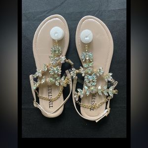 Tinstree Embellished Slip-on Sandals. Size 8
